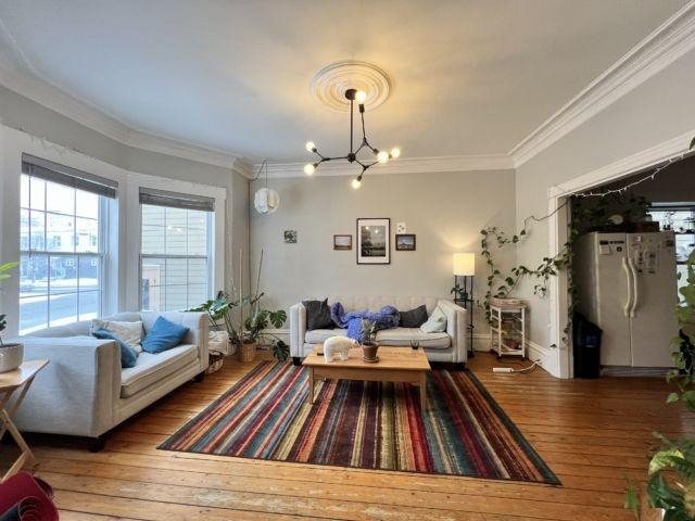 2583 Windsor Street, Halifax – GORGEOUS 3 BR 1 BATH HALIFAX MAIN LEVEL FLAT AVAILABLE NOW!