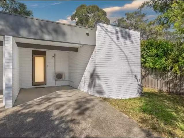 2/58 Greenvale Street, Fisher Townhouse for rent Listed by Je.