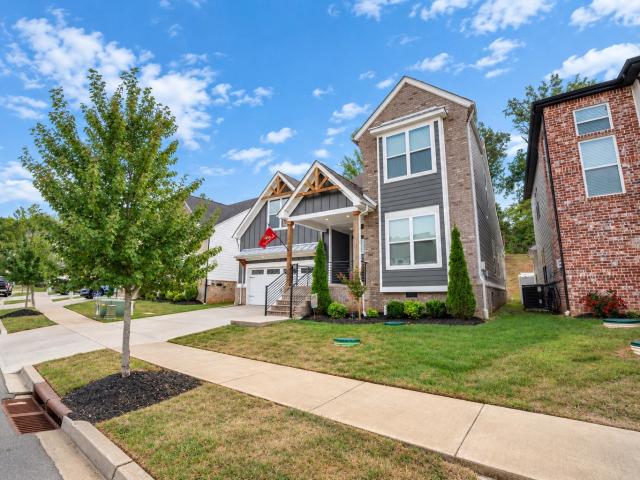258 Daniel St