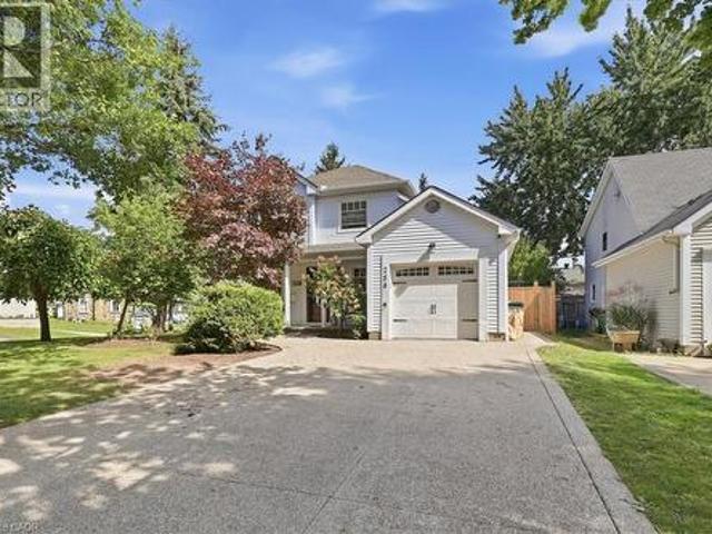 258 Newport Place, Waterloo, ON, N2T 2B5 house for sale | Listing ID 40865 | Royal LePage