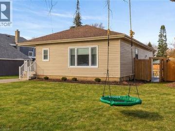 Hamilton, Ontario, Ontario - Office room