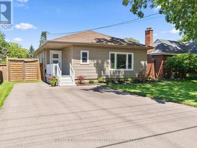 258 Sanatorium Road, Hamilton Westcliffe, ON, L9C 1Z9 house for sale | Listing ID X13595 | Royal LePage