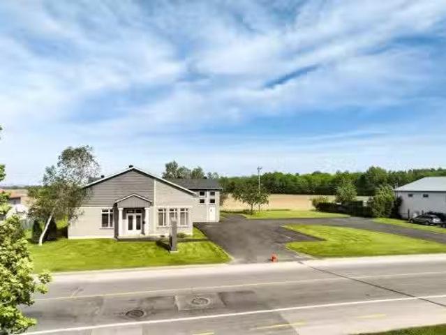 2595 Boul. Industriel, Chambly, QC, J3L 4W3 commercial for s.