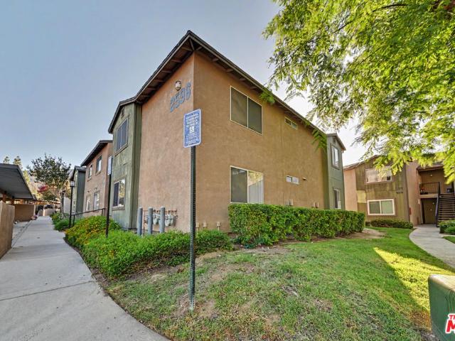 2596 Avenida Del Vista G104