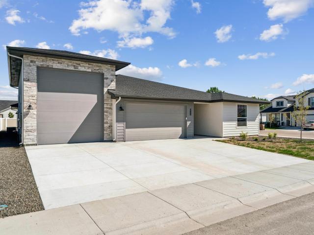 2596 E Jonagold Ct