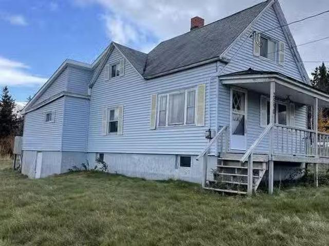 2590 New Waterford Highway, South Bar, NS, B1N 3J2 house for.