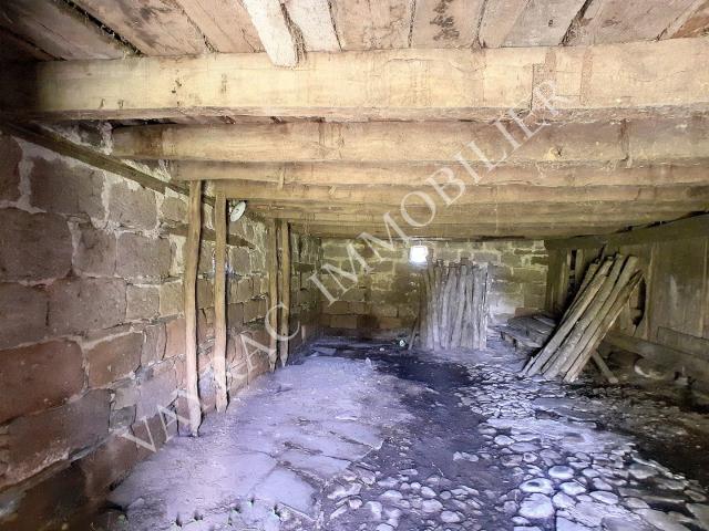 2590 Grange sur un terrain de 2620m2