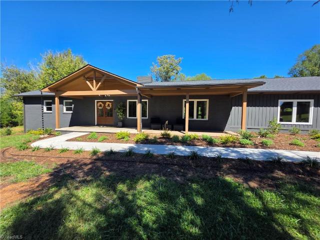 2591 Boomer Road