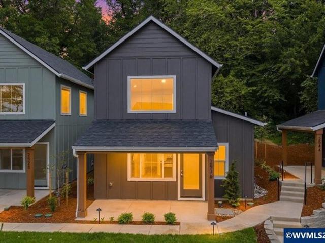 2592 Gilbert St S, Salem, OR 97302