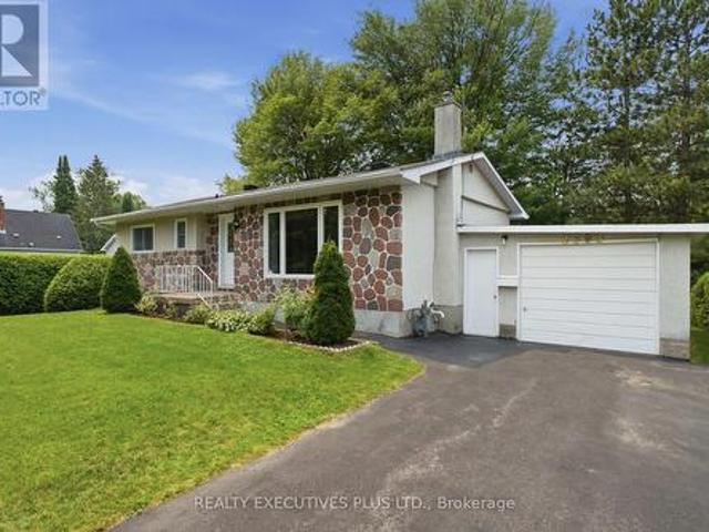 2593 Cleroux Crescent, Ottawa, ON, K1W 1B6 house for sale | Listing ID X13770 | Royal LePage