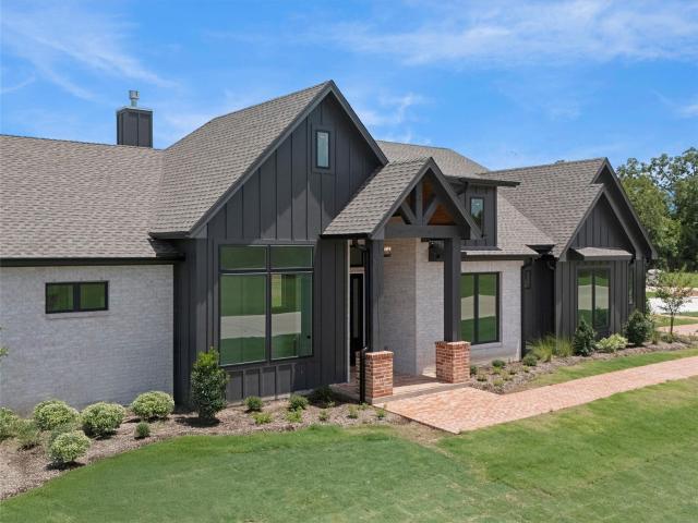 256 Hydrangea Dr, Smithville, TX