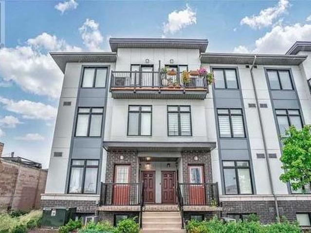 25 630 Rogers Road, Toronto, ON, M6M 1C1 townhouse for sale | Listing ID W13706 | Royal LePage