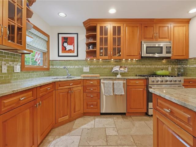 25 Tryon Avenue