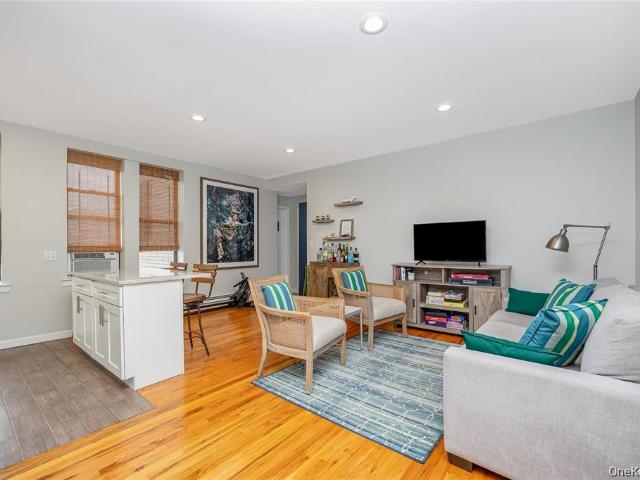 25 W Broadway 204