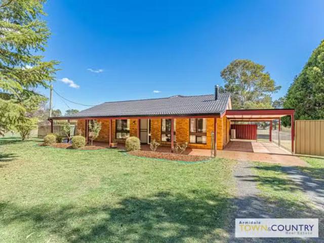 25 Wattle Drive, ARMIDALE Property for rent Listed by Ashley.