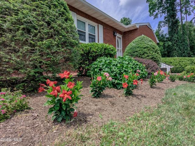 25 White Birch Lane