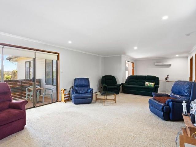 25 Wonthaggi Road, INVERLOCH, VIC 3996