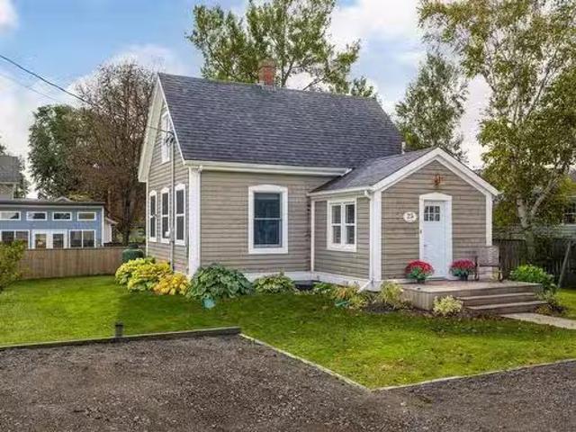 25 York Lane, Charlottetown, PE, C1A 2A4 house for sale Lis.