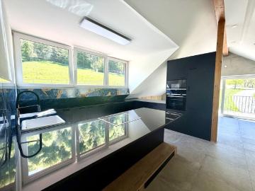 25 Zimmer, 120 m², 2. Stock