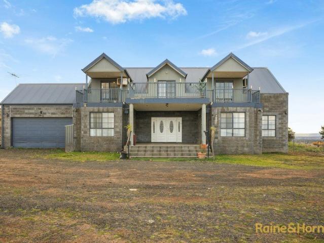 25 ACRES WITH THREE MASSIVE HOMES | 360° BEST CITY VIEW IN ENTIRE MOUNT COTTTRELL | 750M TO ROCKBANK SOUTH PSP UGZ | SEALED ROAD