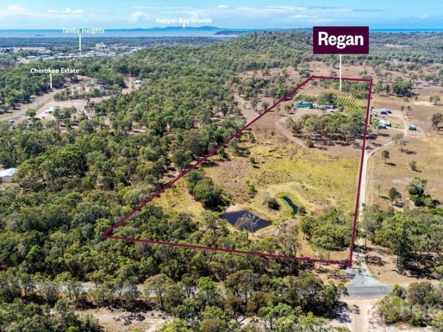 25 Acres. Established Farm. Extraordinary Possibilities