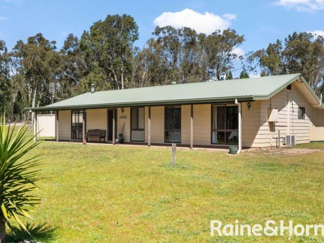 25 Acres Made for Living, Entertaining & Unwinding