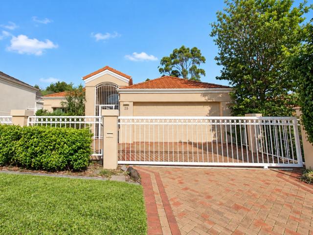 25 Abby Crescent, ASHMORE QLD 4214