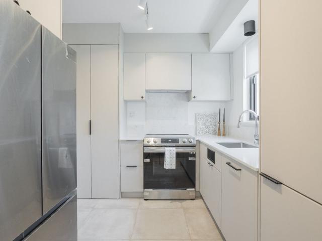 25 Av. Roosevelt #11