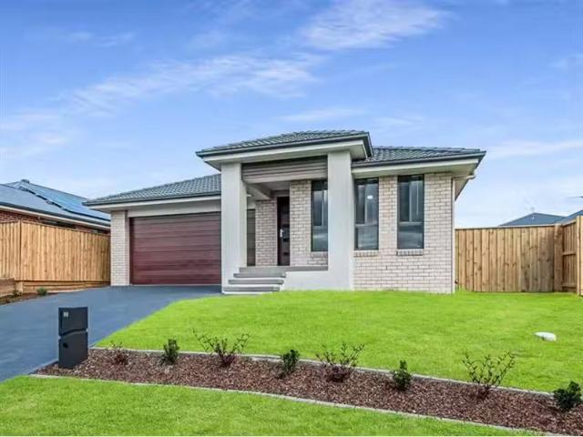 25 Avocet Street, ABERGLASSLYN House for rent Listed by Alyss.