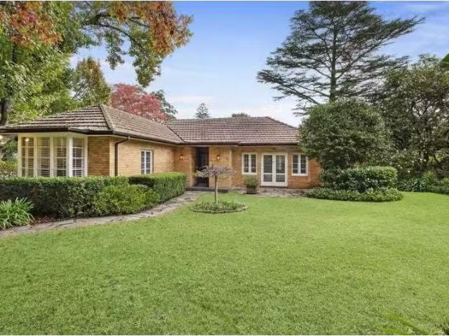 25 Avon Road, Pymble House for rent Listed by Emma Bush of Ha.