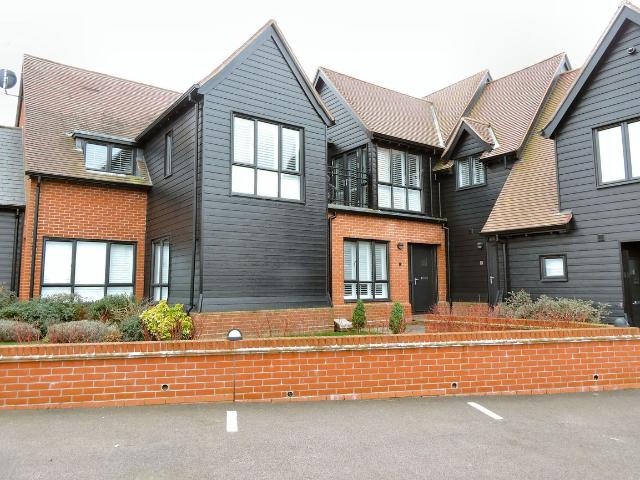 25 Barnards Field, Thaxted CM6, 1 bed flat to rent, £1,250 pcm | PrimeLocation