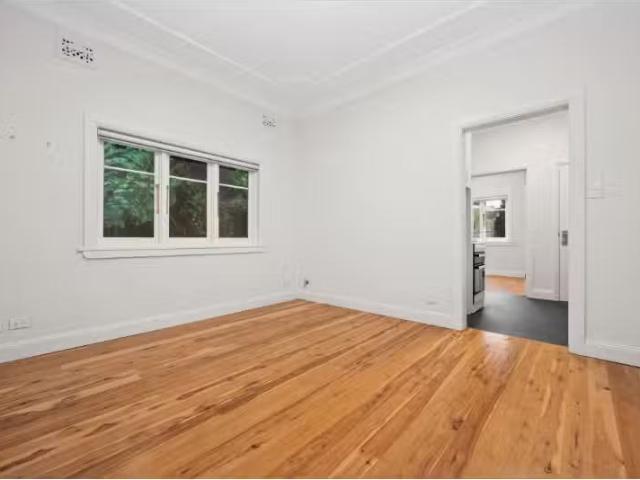 2/5 Bates Ave, PADDINGTON Apartment for rent Listed by Meliss.