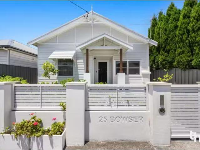 25 Bowser Street, Hamilton North House for rent Listed by Jes.