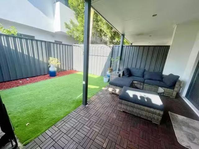 2/5 Blake Street, Southport, QLD 4215