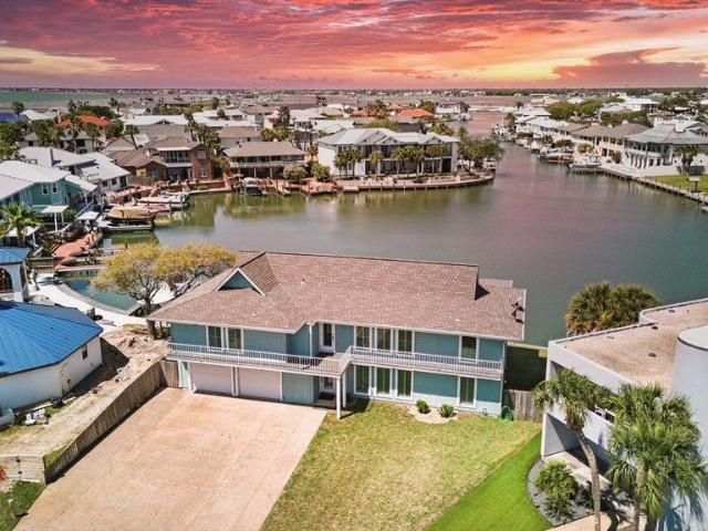 25 Blue Heron Dr, Rockport, TX