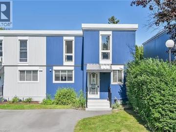 Hamilton, Ontario, Ontario - Garden, Fireplace