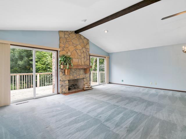 25 Briarcliff Lane