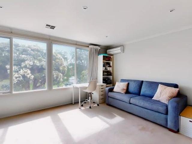 2/5 Burgess Street, Hawthorn, Melbourne