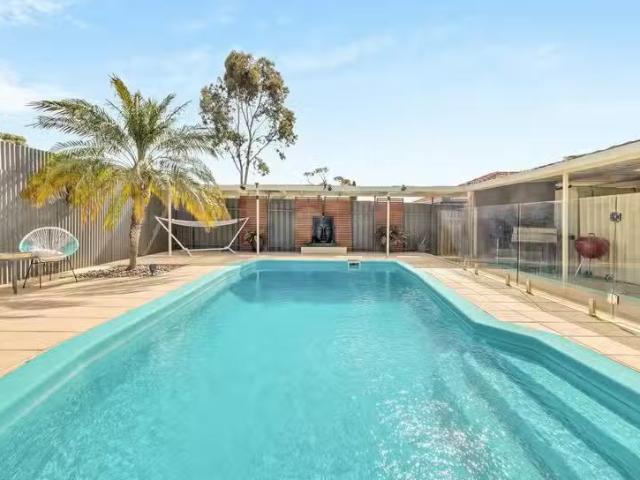 25 California Avenue, CRAIGMORE, SA 5114 House for Rent