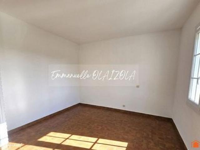 2/5 chambres de plain pied 3ème possible, sous sol semi enterré, 240 m 2 au sol