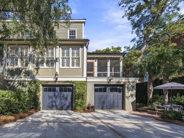 25 Charlotte Street C