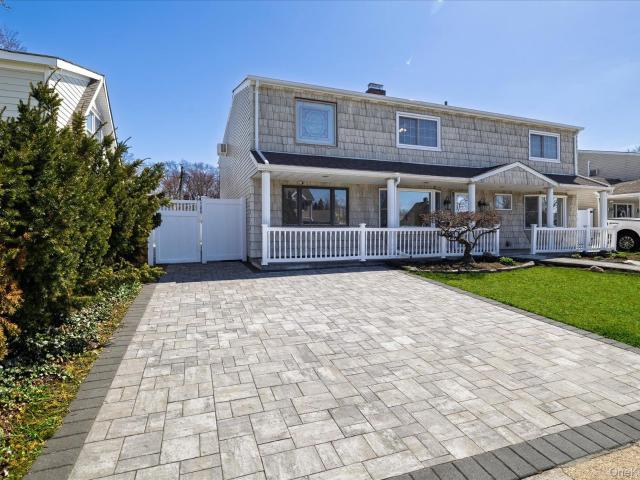 25 Cobalt Ln, Westbury, NY 11590 | MLS #981367