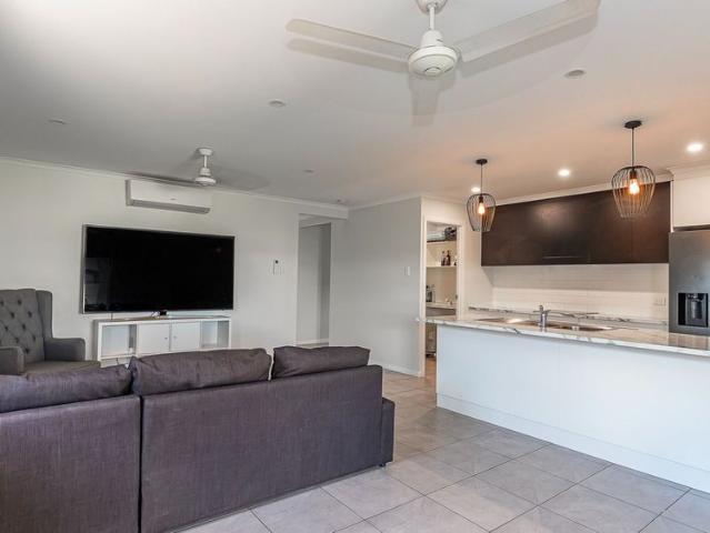 25 Columbus St, Burdell
