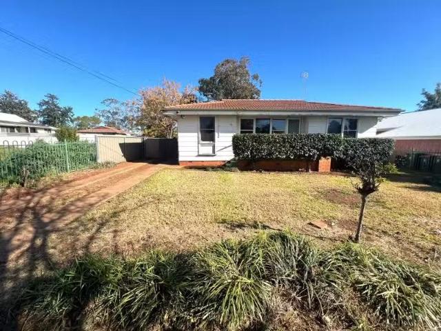 25 Columbia Drive, DUBBO House for rent Listed by Chris Barbe.