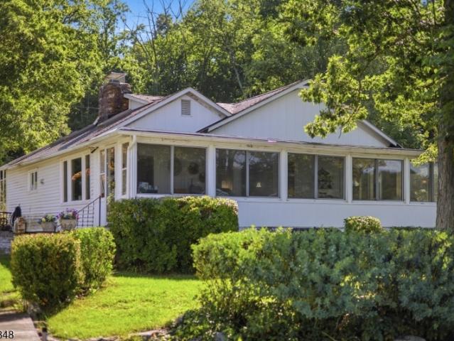 25 Cottage Ave
