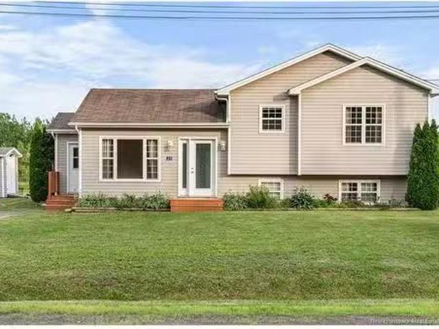 25 Clement Ave, Saint Antoine, NB, E4V 1E3 house for sale L.