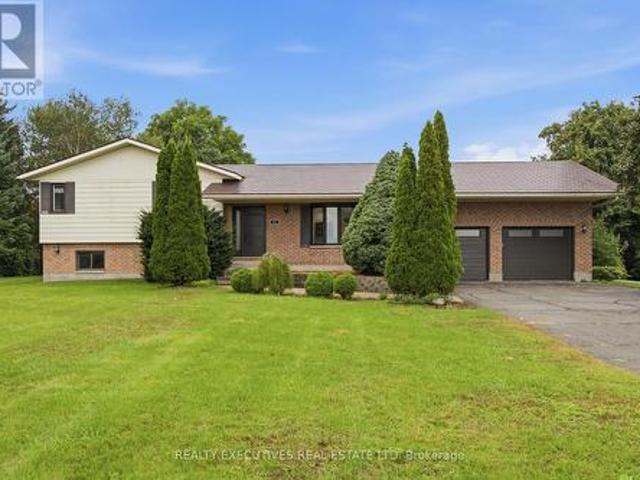 25 Crysler Station Road, North Stormont, ON, K0A 1R0 house for sale | Listing ID X13838 | Royal LePage
