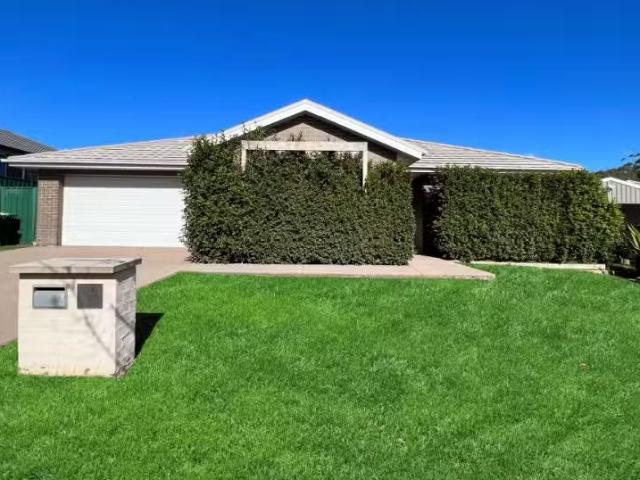 25 Day Street, MUSWELLBROOK House for rent Listed by Erin Sla.