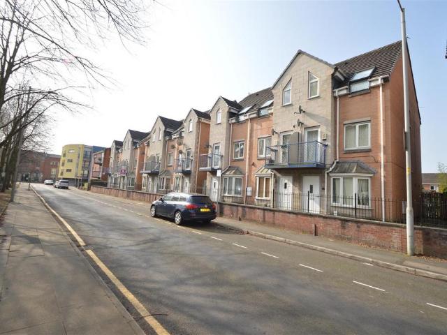 25 Dearden Street, Manchester, M15 5LZ, United Kingdom | 4 bed townhouse for rent #136167490 | Rentberry