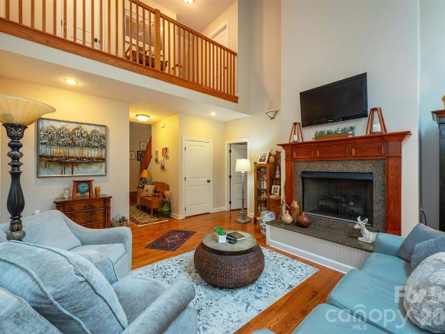 25 Deer Trail Way